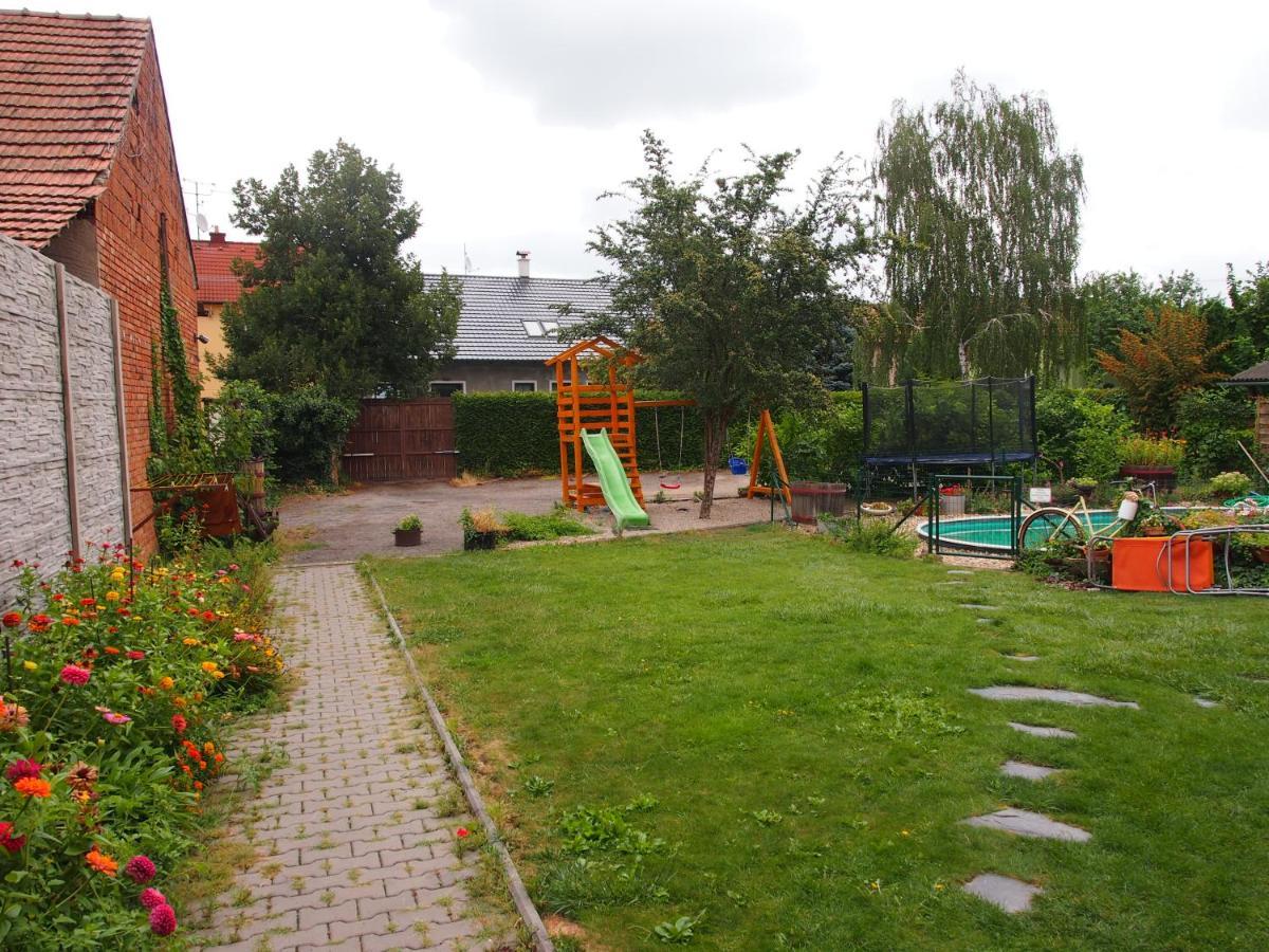 Гостьовий будинок A Restaurace U Hroznu 3*